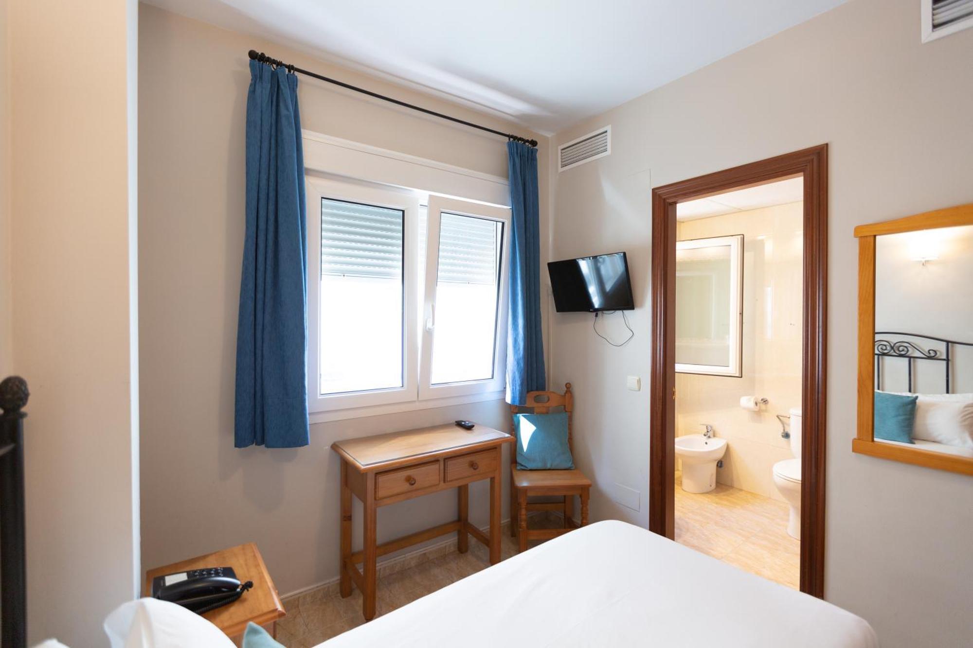 Hotel Mediterraneo By Croma Estepona Zewnętrze zdjęcie